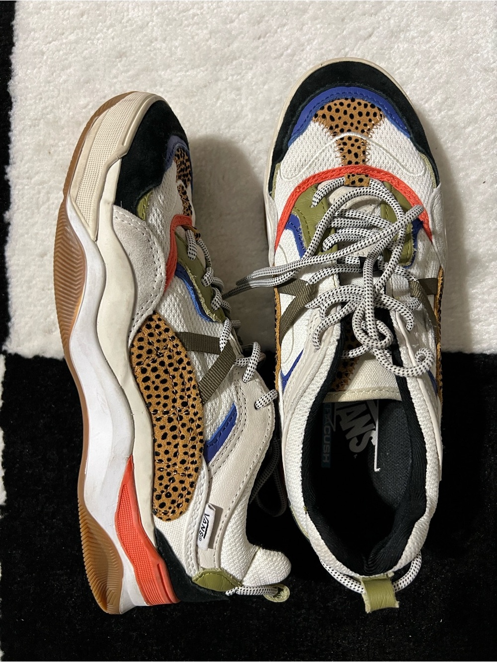 Vans varix Low-Top Sneakers - White and Gum